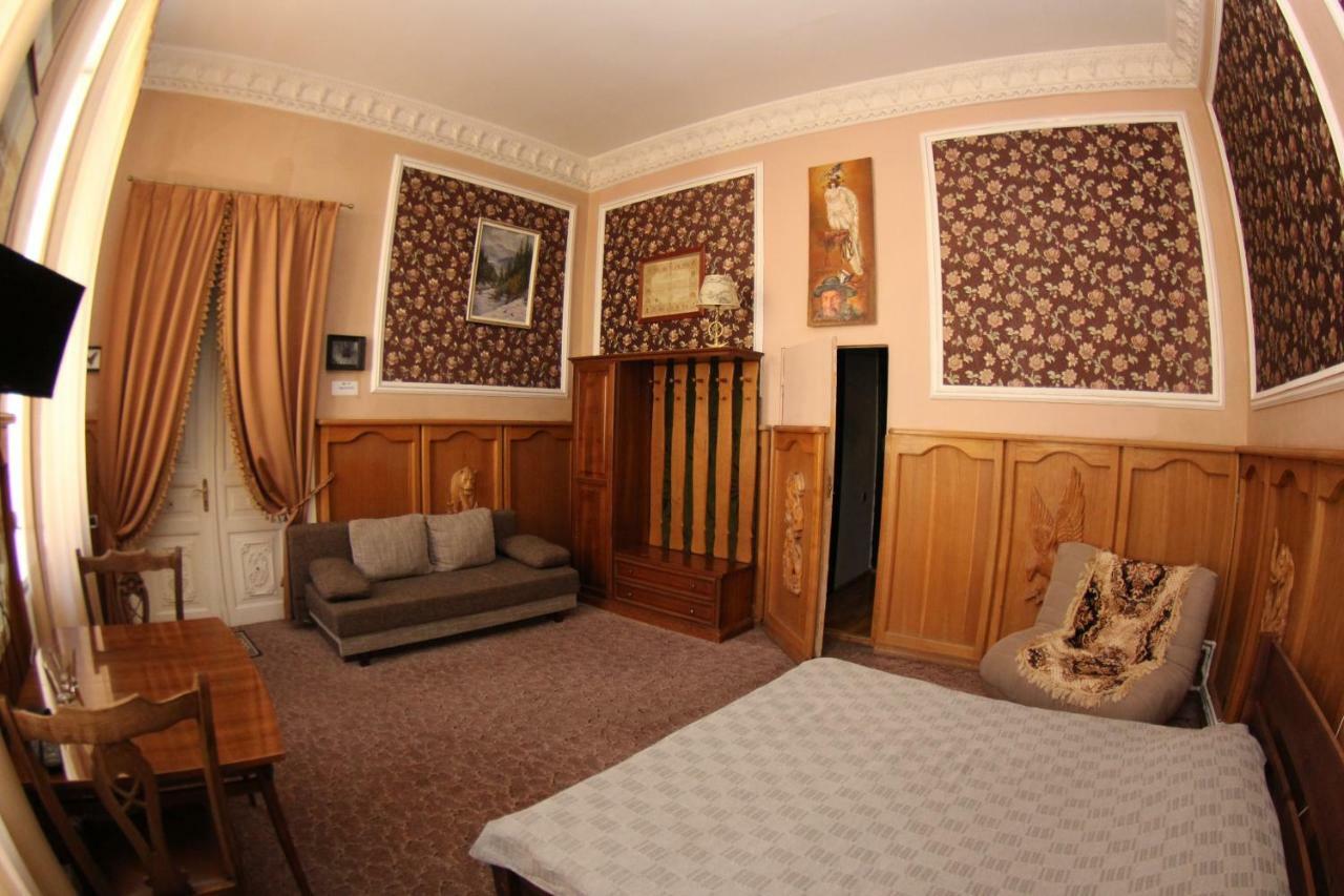 Orpheus Hostel And Apartments Odessza Kültér fotó