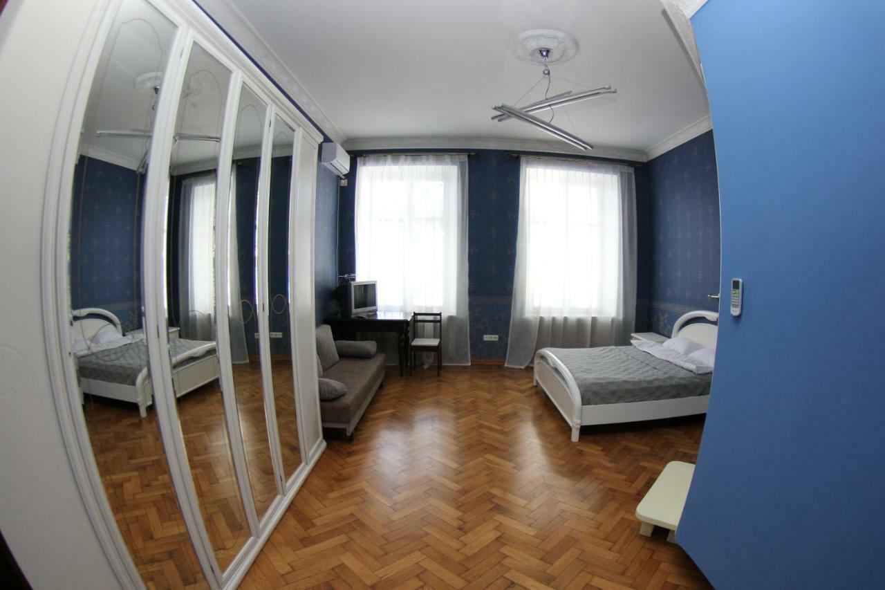 Orpheus Hostel And Apartments Odessza Kültér fotó