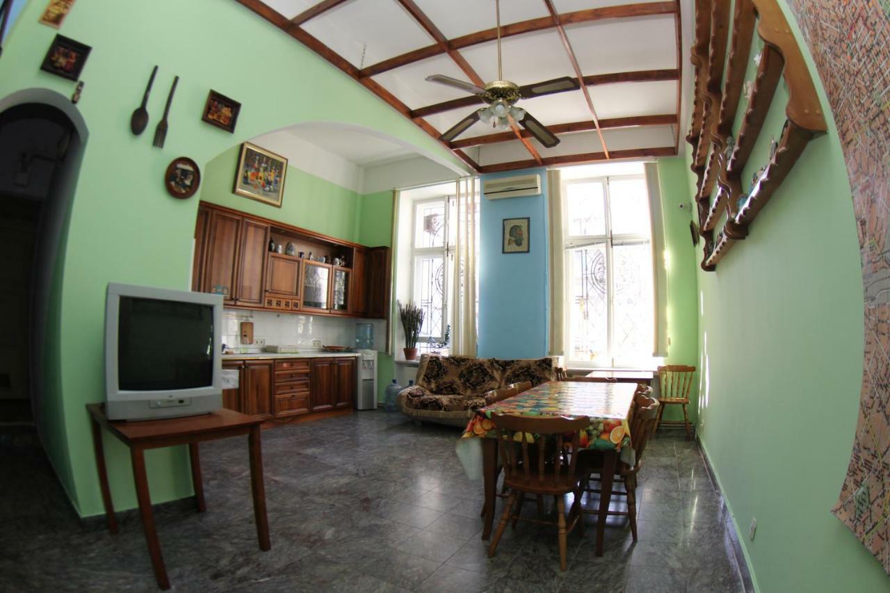Orpheus Hostel And Apartments Odessza Kültér fotó